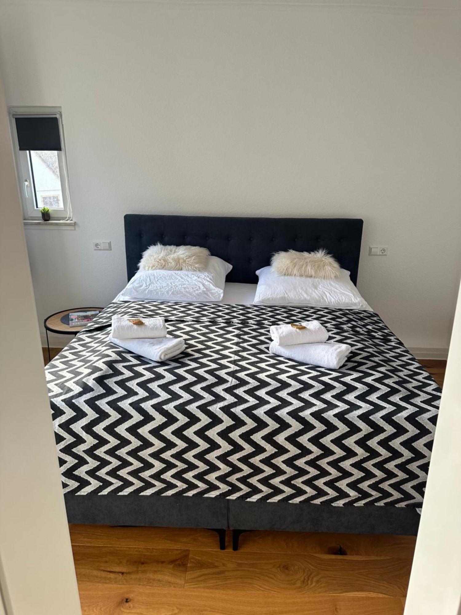 Stylisches Apartment Mit Grossem Tageslichbad Am Marktplatz 레온베르크 외부 사진